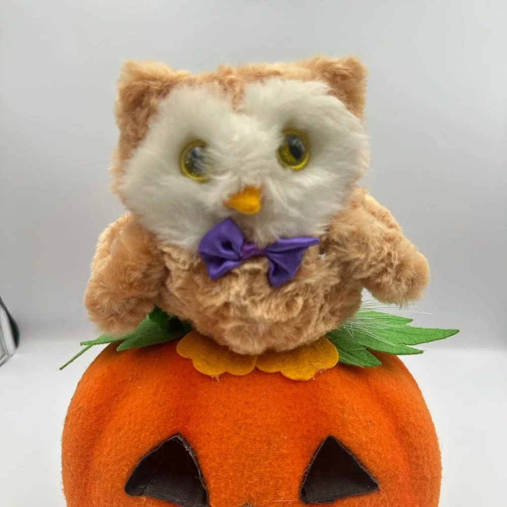 Avon Halloween Plush Owl on Jack O Lantern Pumpkin Light Up Decor Halloween Fall
